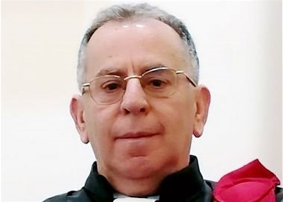 القضاة ودعوا الحجار