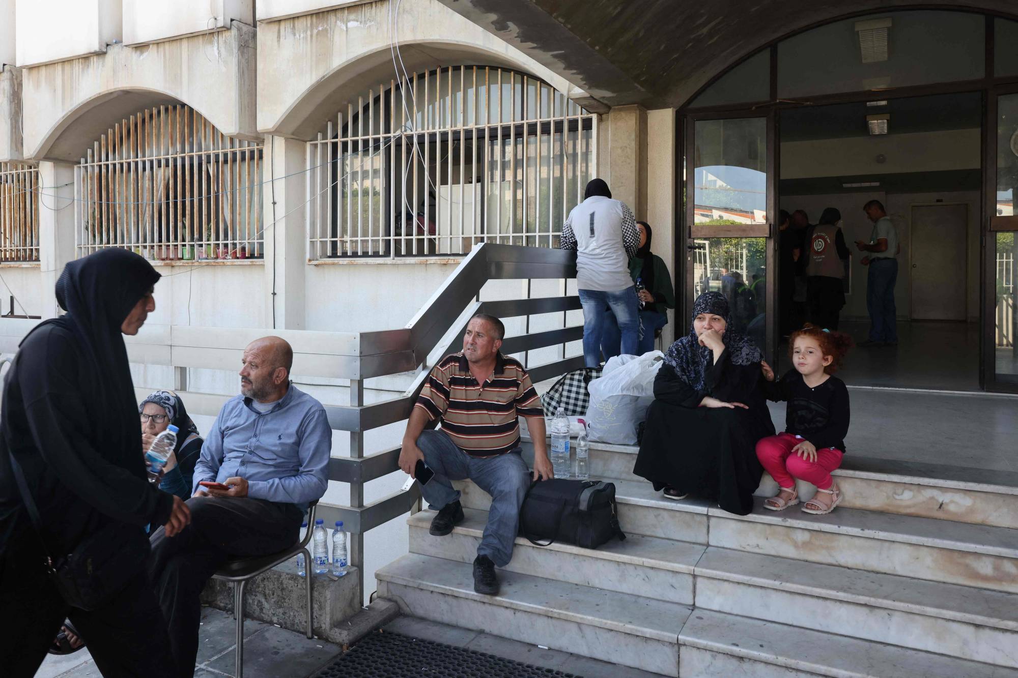 من يتآمر على أمن بيروت؟