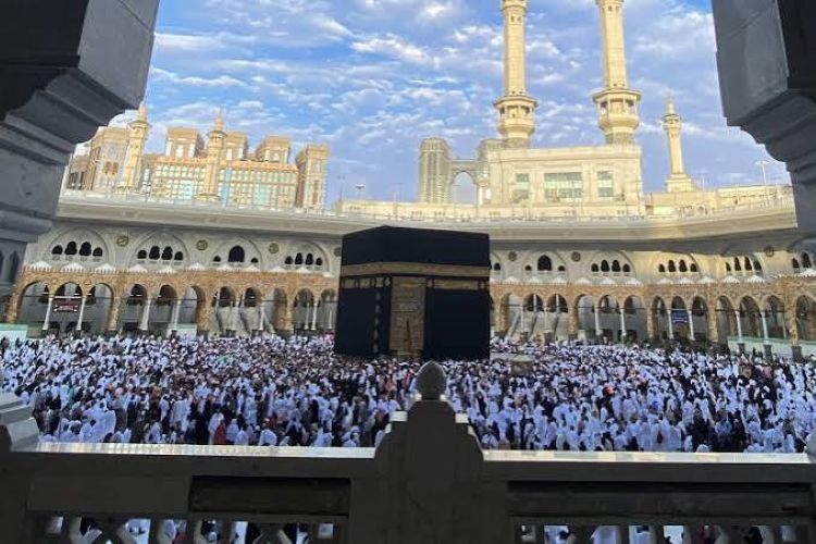 استنكار لبناني واسع لاستهداف مكة