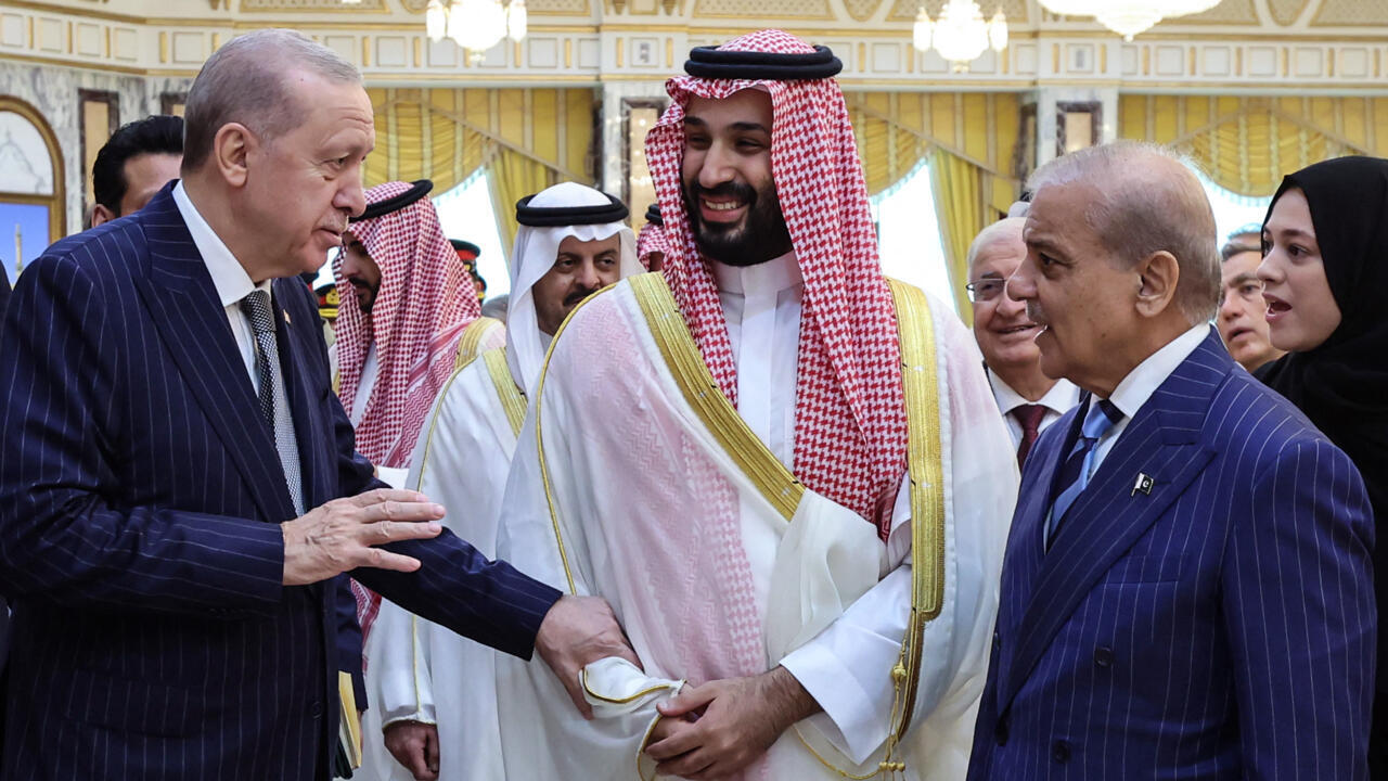 حلفان ورؤيتان...