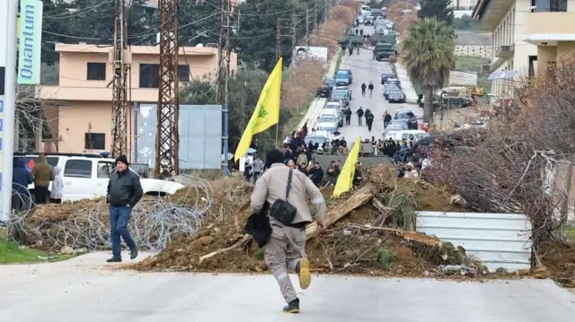 اسرائيل تساعد الحزب على البقاء؟