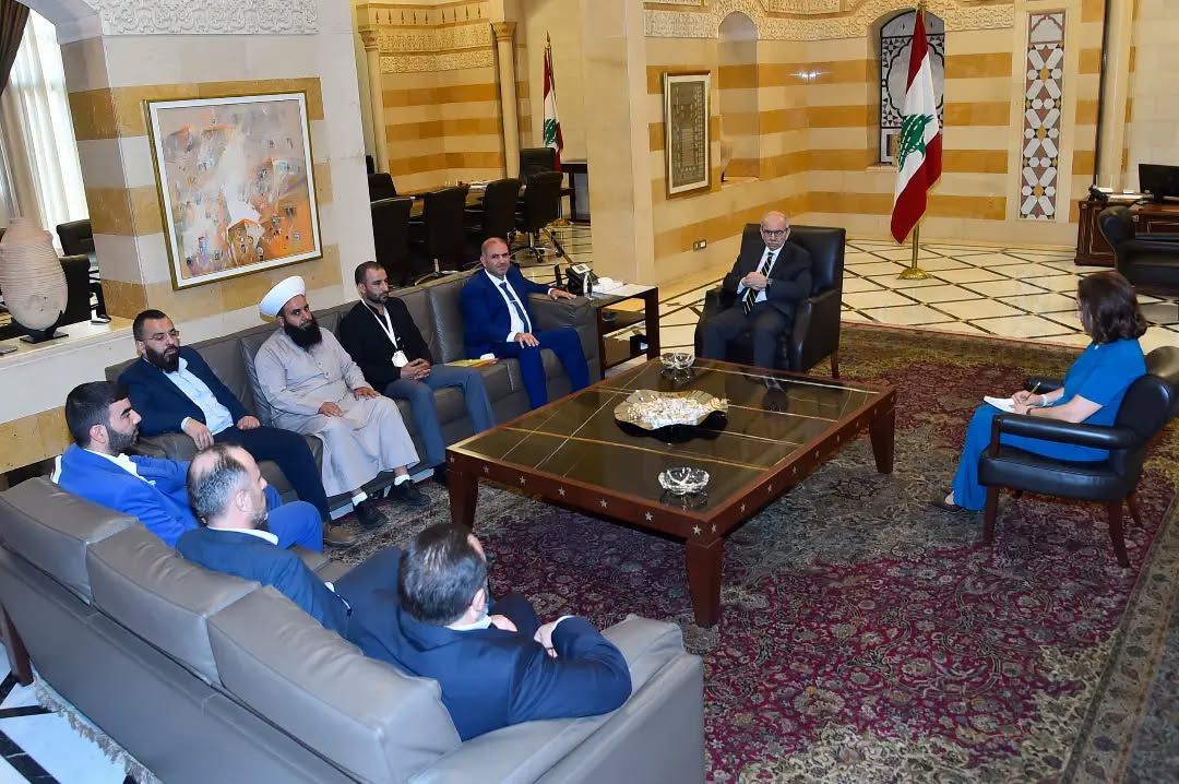 أهالي موقوفي عبرا بضيافة الرئيس سلام