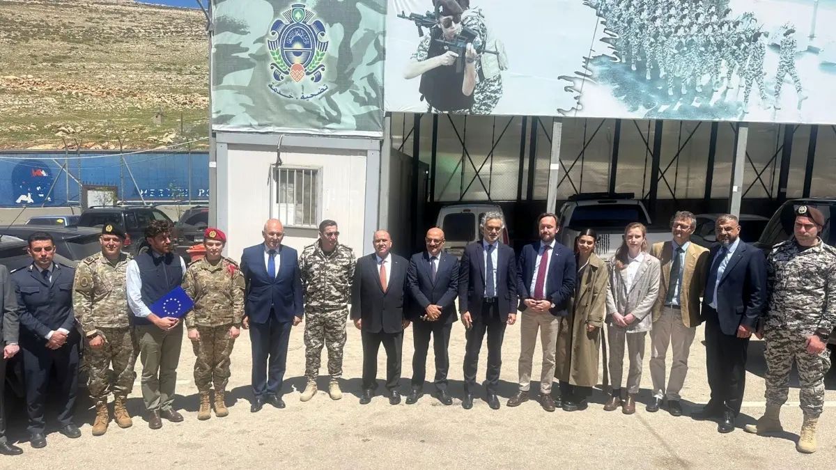 القافلة الاغاثية الثالثة وصلت لبنان