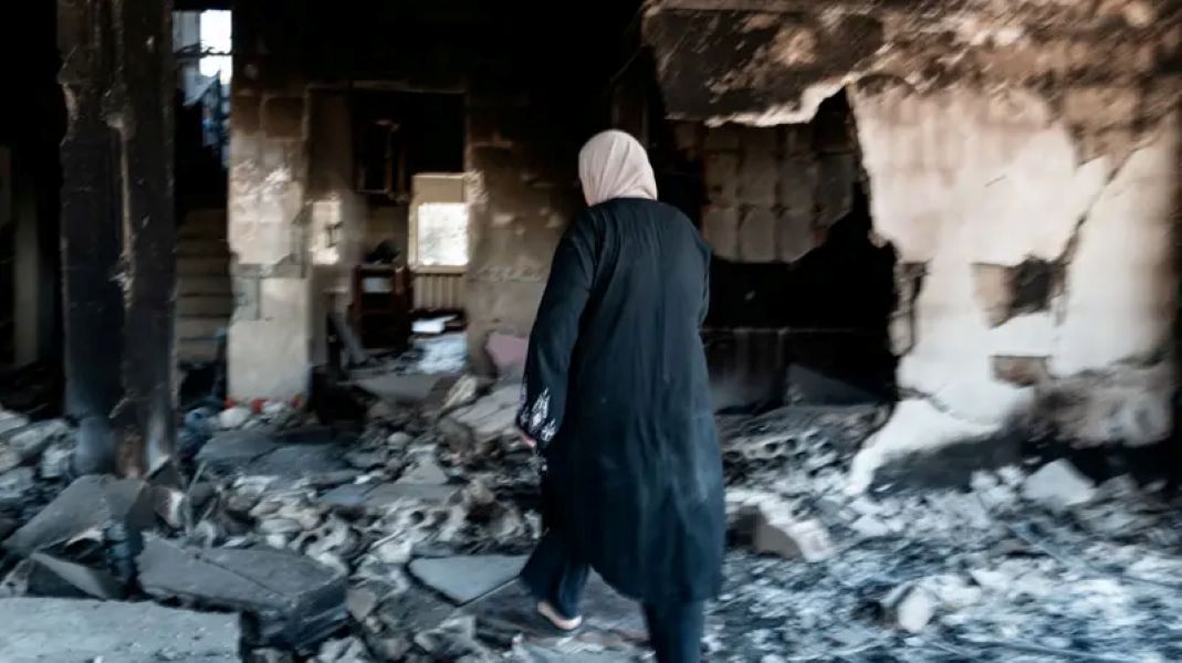 من أين أحضر الحزب المال؟