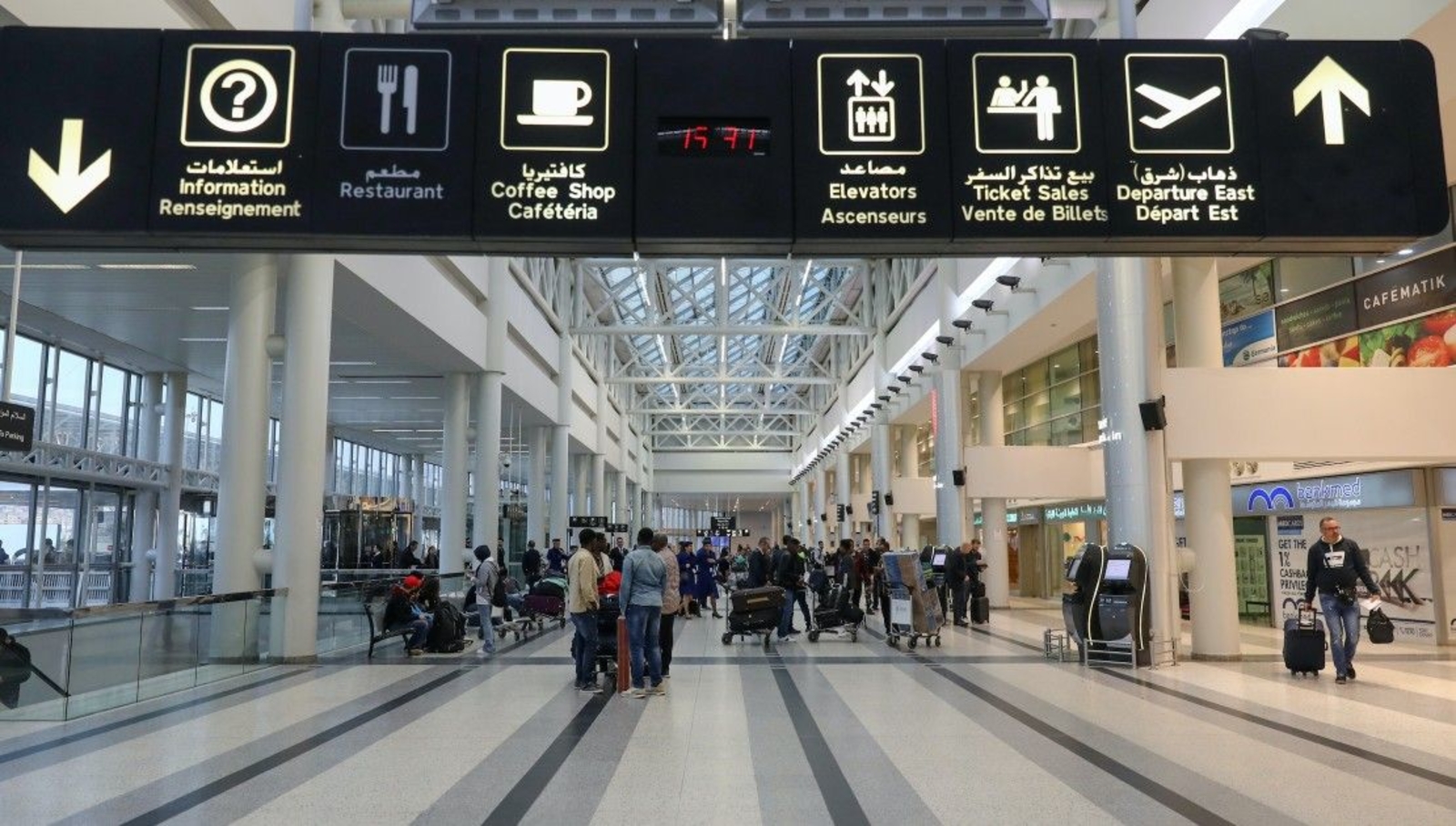 مطار بيروت بين قبضة الأحزاب وتحذيرات الطيران الدولي