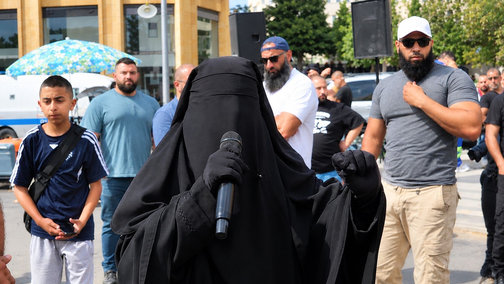 زوجة الأسير تأسر النواب السنّة والمفتين