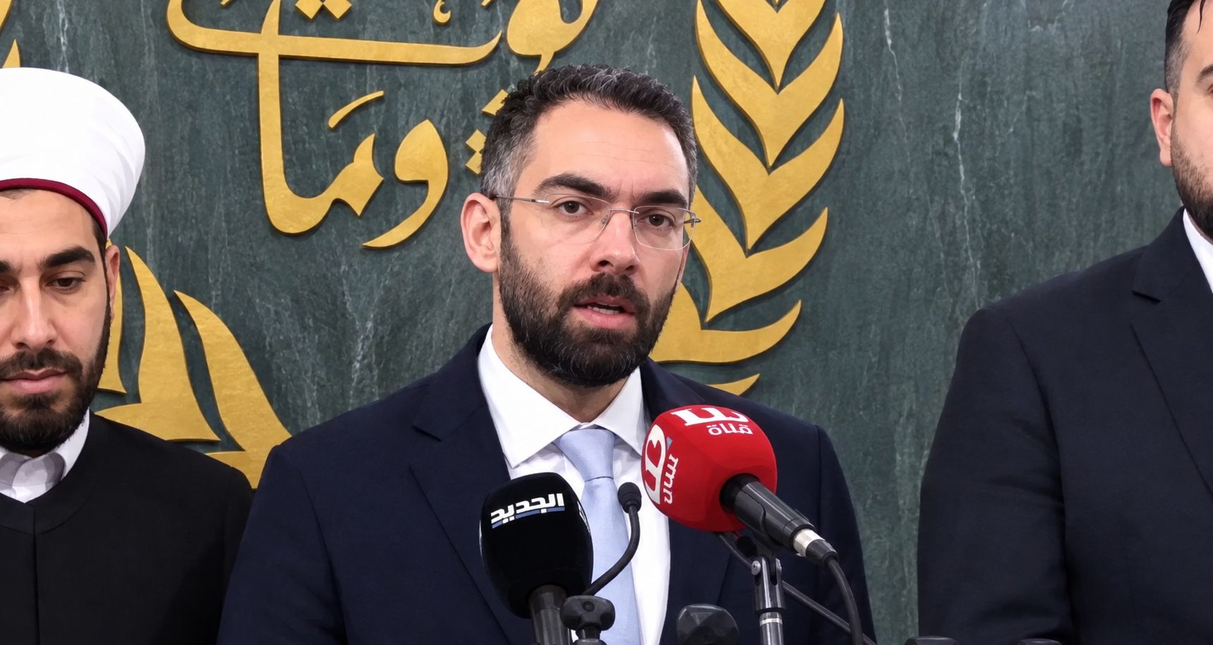 توقيف إيلي صليبا... من سمح له باعتلاء منبر دار...
