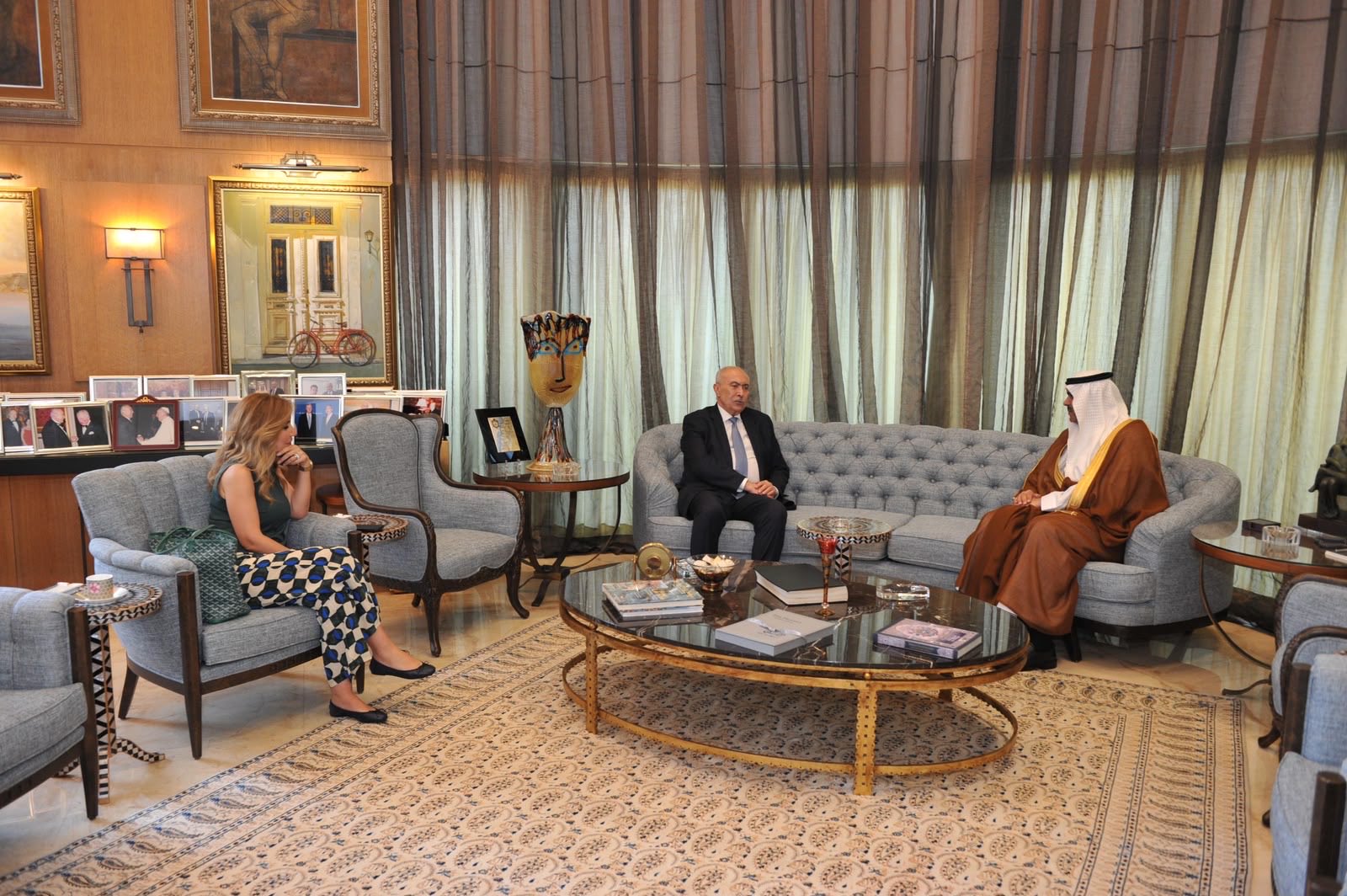السفير السعودي بدأ جولته النيابية بلقاء مخزومي
