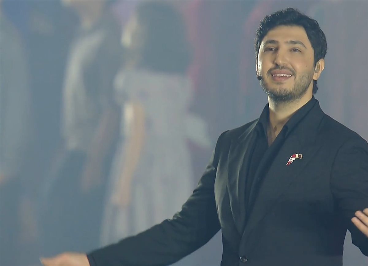 محمد شاكر يخطف الأضواء في افتتاح كأس العرب