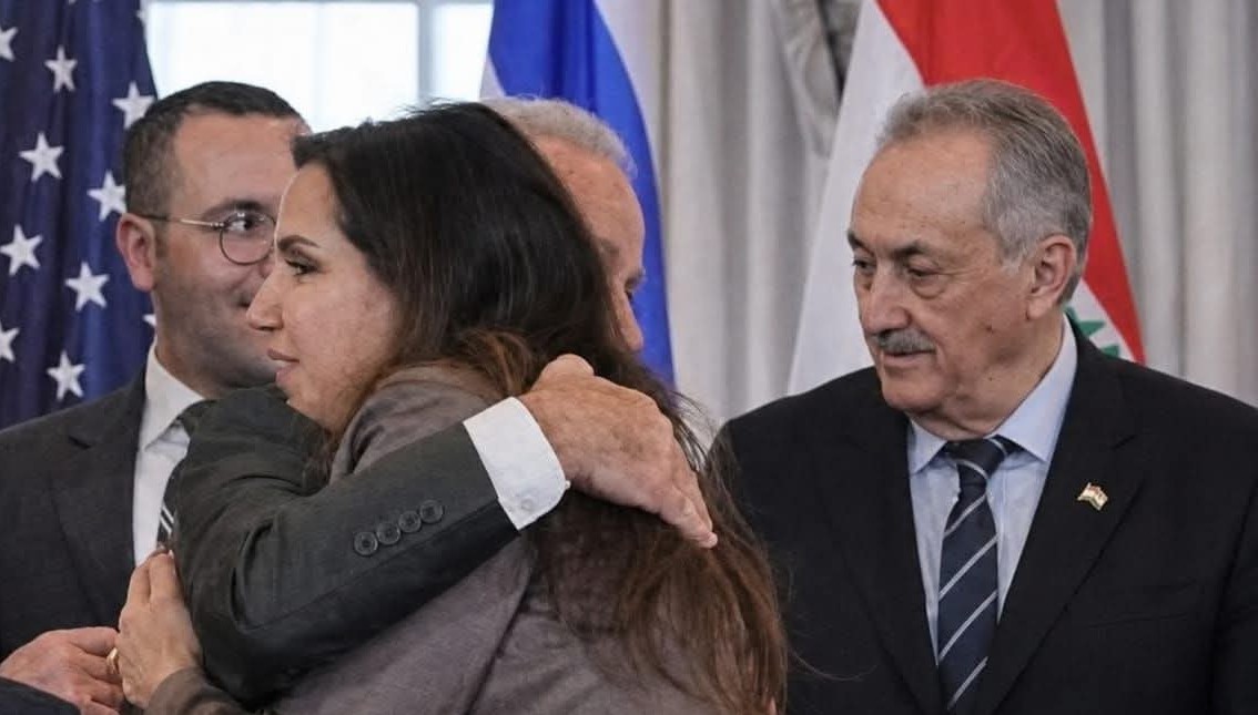 هل عانقت حمادة السفير الإسرائيلي؟